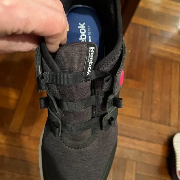 Reebok‎ Memory Tech Sneakers (Size 8 / Gently-Used) - Picture 9 of 11